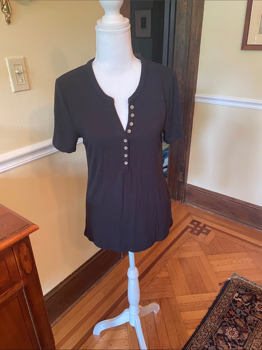 Market & Spruce Black Short-Sleeve Henley with Button Placket